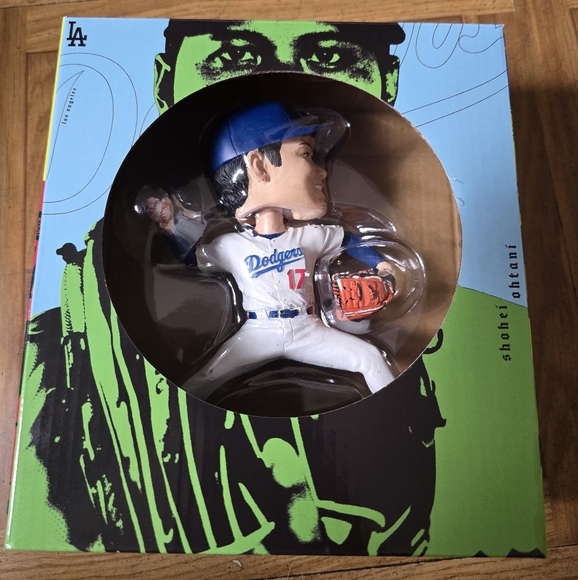 Shohei Ohtani 2025 Dodgers Pitching Bobblehead SGA - Picture 1 of 6